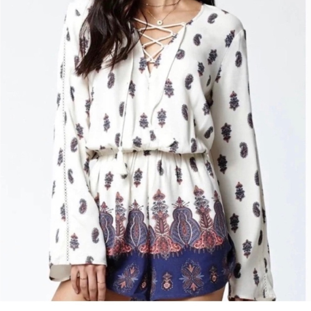 Kendall + Kilie M Bohemian White and Blue Women's Top